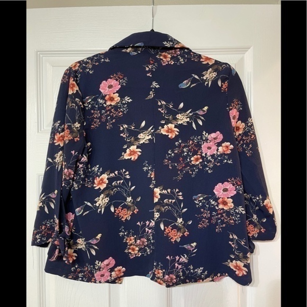 Available brand floral Navy open front jacket - Picture 2 of 4